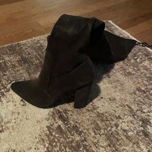 Knee books totally new, never used to high for me 😫😫